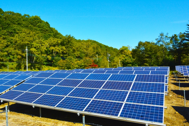系統用蓄電池の仕組み|どうやって電気を貯めて活用する?